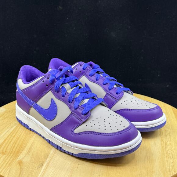 NIKE DUNK LOW_COLLEGE GREY/VIOLET-GRAPE FB9109-007-SIZE 7Y/ 8.5W Sneaker - Picture 4 of 10